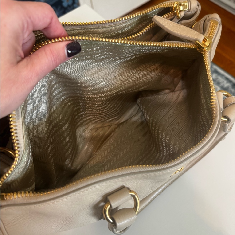 🌟 PRADA Lux Leather Satchel🌟 - Picture 11 of 16